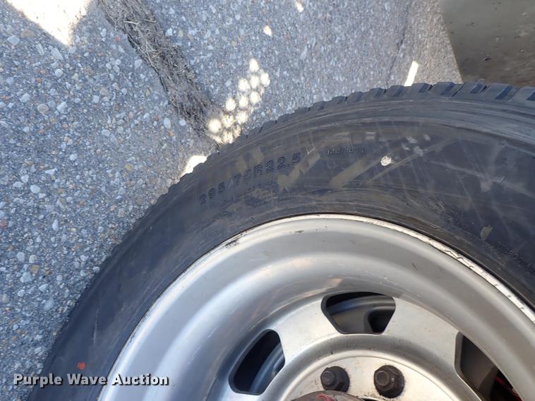 image for item DF8750 2013 Kenworth T660 semi truck