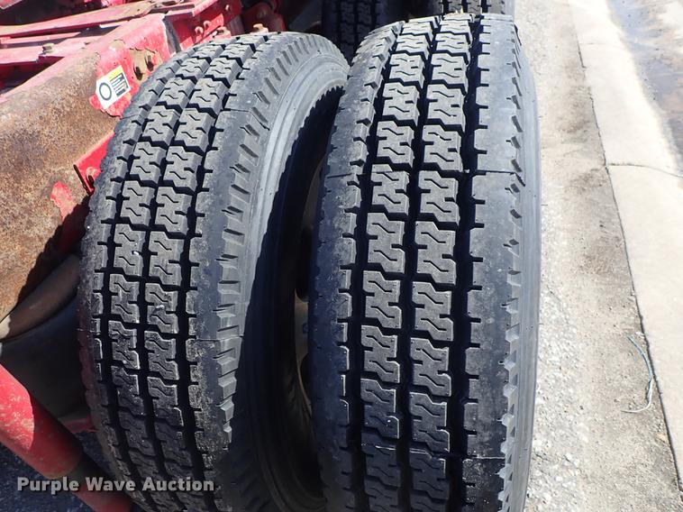 image for item DF8750 2013 Kenworth T660 semi truck