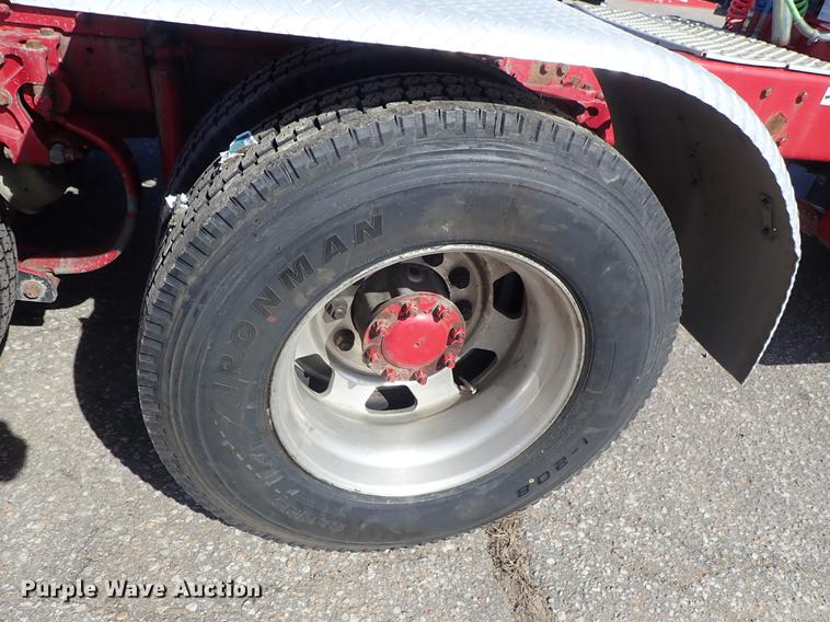 image for item DF8750 2013 Kenworth T660 semi truck