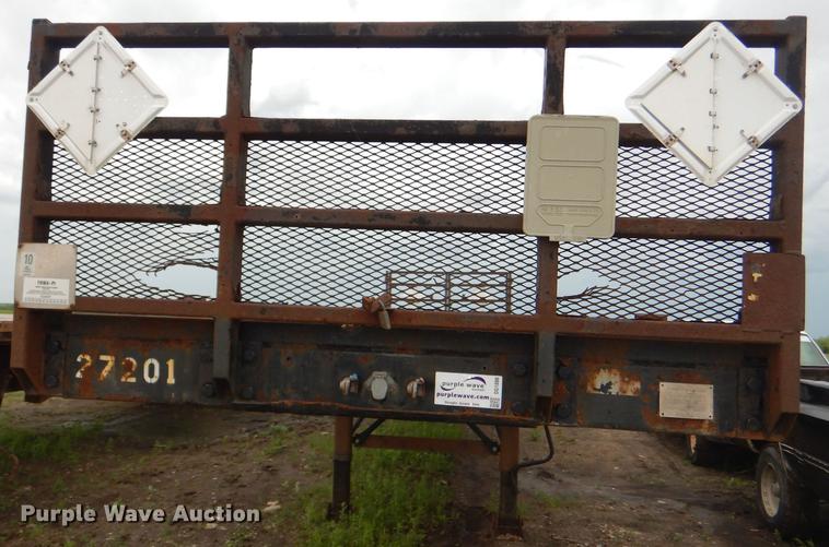 image for item DG1086 1972 Lufkin pipe trailer