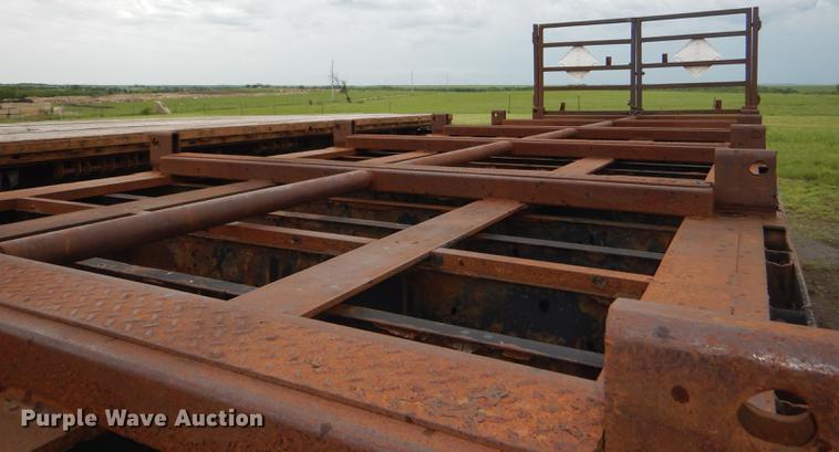 image for item DG1086 1972 Lufkin pipe trailer