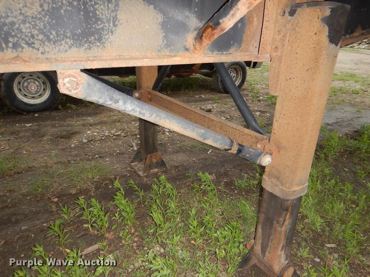 image for item DG1086 1972 Lufkin pipe trailer