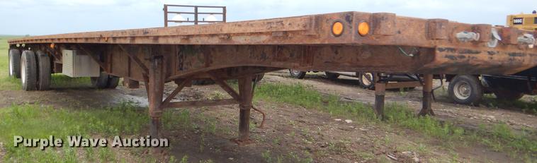image for item DG1087 2000 Dorsey flatbed trailer