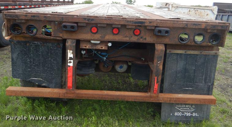 image for item DG1087 2000 Dorsey flatbed trailer