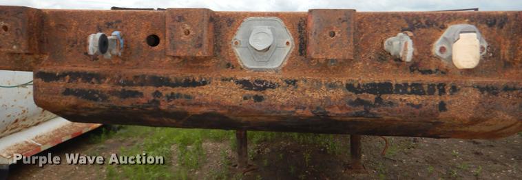 image for item DG1087 2000 Dorsey flatbed trailer