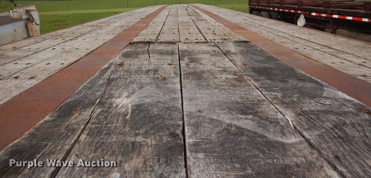 image for item DG1087 2000 Dorsey flatbed trailer