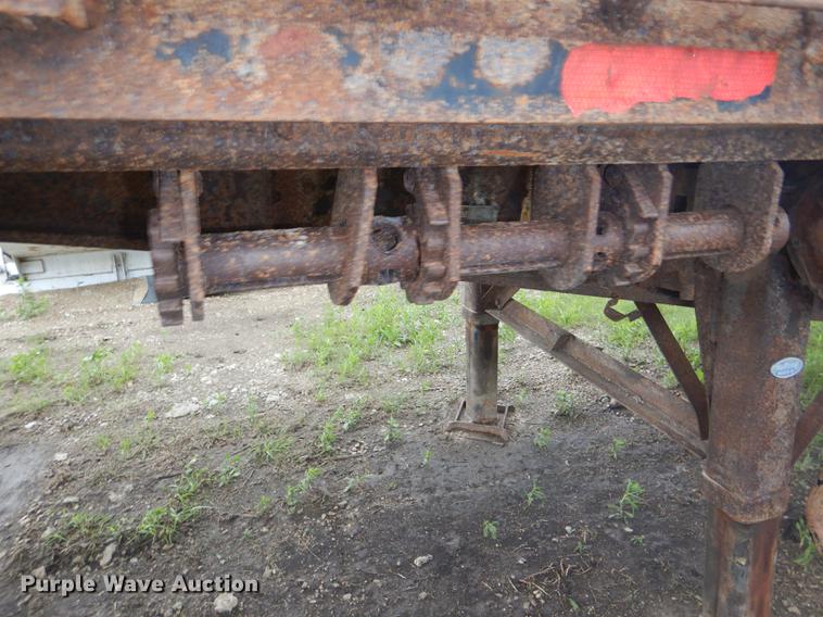 image for item DG1087 2000 Dorsey flatbed trailer