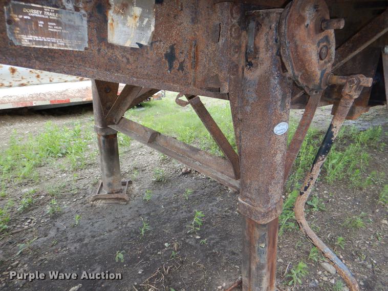 image for item DG1087 2000 Dorsey flatbed trailer