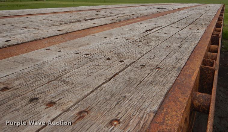 image for item DG1087 2000 Dorsey flatbed trailer