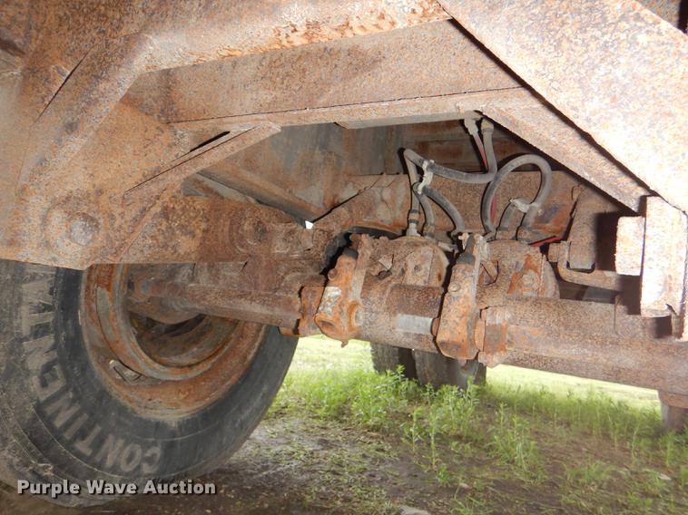 image for item DG1087 2000 Dorsey flatbed trailer