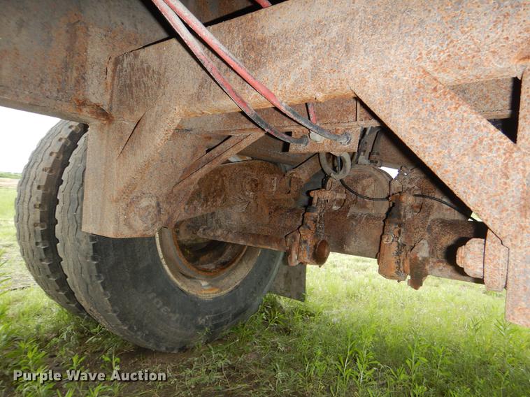 image for item DG1087 2000 Dorsey flatbed trailer