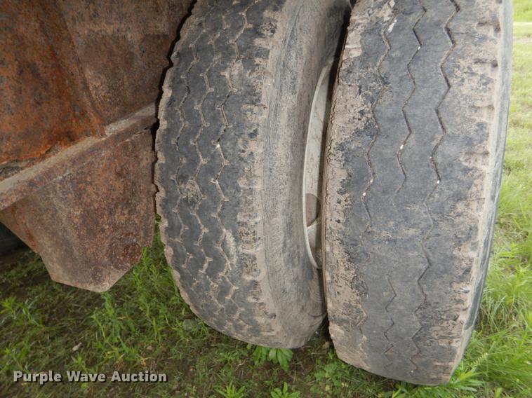 image for item DG1087 2000 Dorsey flatbed trailer