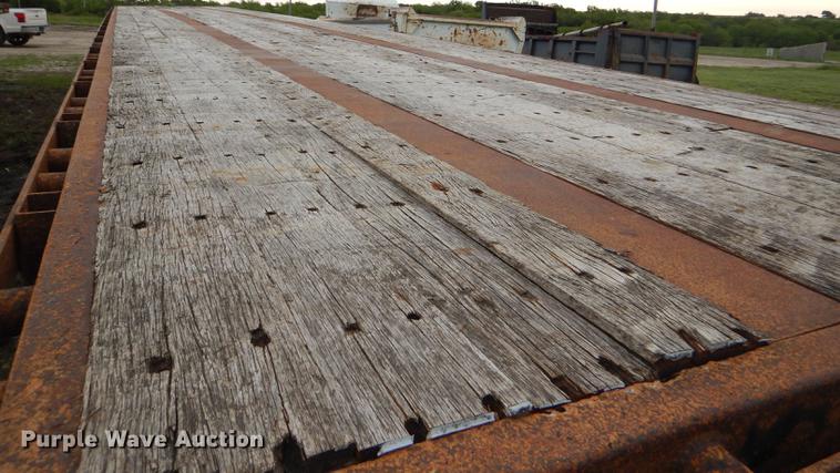 image for item DG1087 2000 Dorsey flatbed trailer