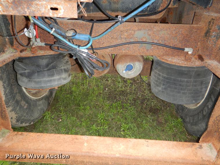 image for item DG1087 2000 Dorsey flatbed trailer