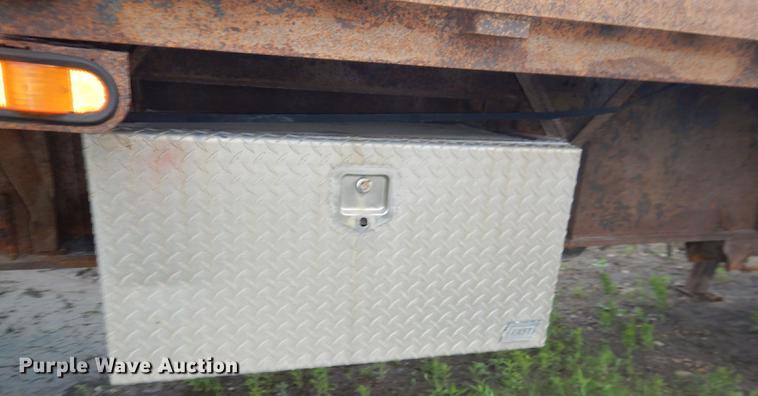 image for item DG1087 2000 Dorsey flatbed trailer