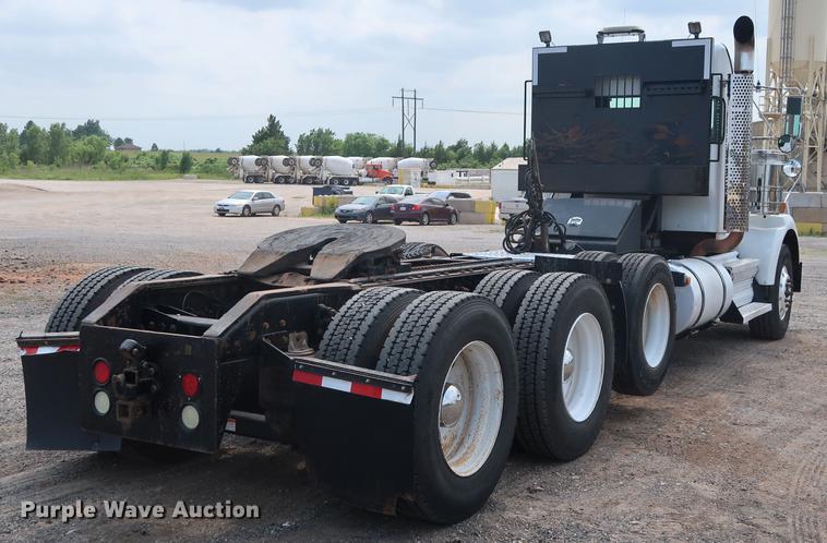 image for item DG4006 2011 Kenworth T800 semi truck