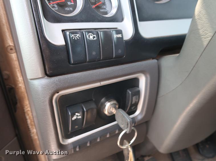 image for item DG4006 2011 Kenworth T800 semi truck