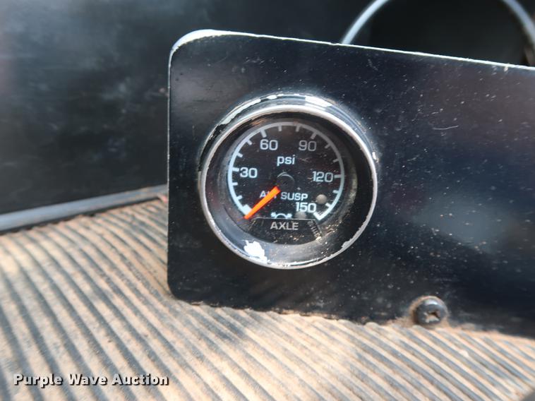 image for item DG4006 2011 Kenworth T800 semi truck