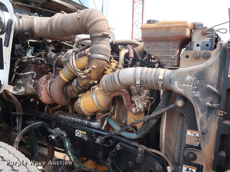 image for item DG4006 2011 Kenworth T800 semi truck