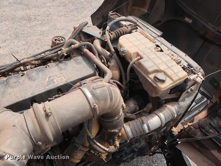 image for item DG4006 2011 Kenworth T800 semi truck