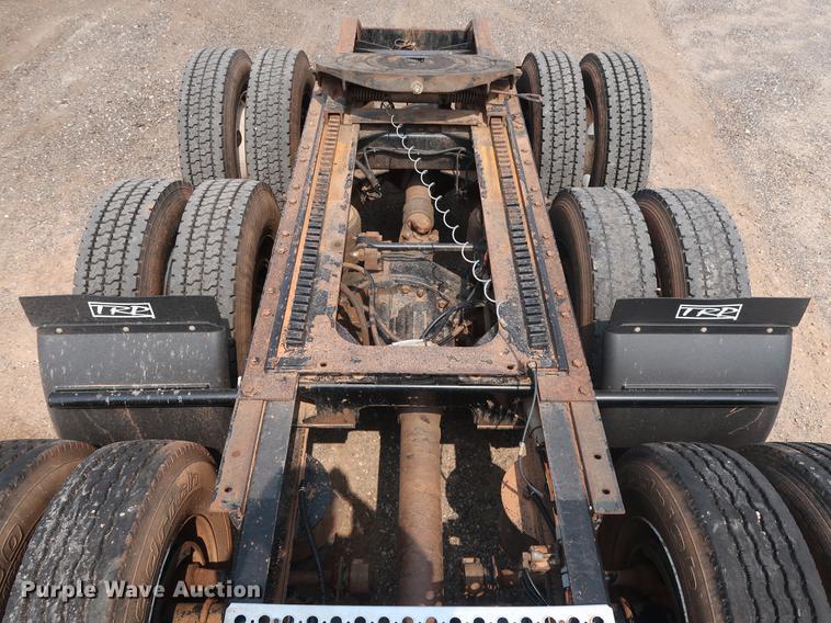 image for item DG4006 2011 Kenworth T800 semi truck