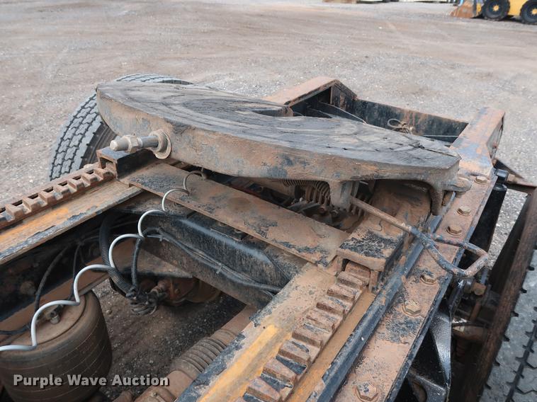 image for item DG4006 2011 Kenworth T800 semi truck