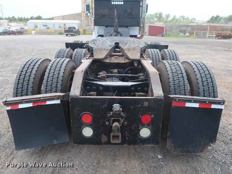 image for item DG4006 2011 Kenworth T800 semi truck