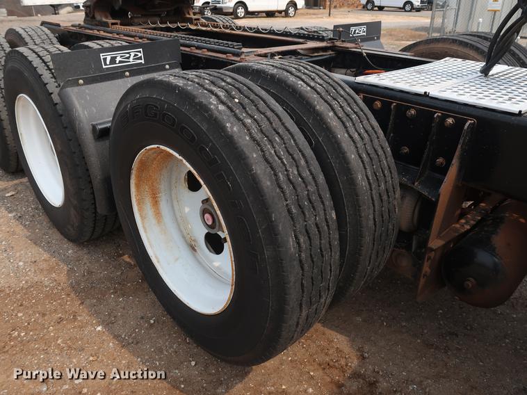 image for item DG4006 2011 Kenworth T800 semi truck