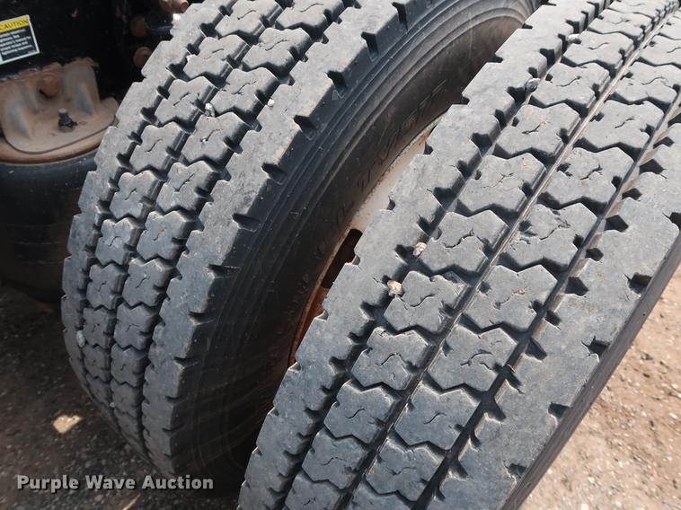 image for item DG4006 2011 Kenworth T800 semi truck