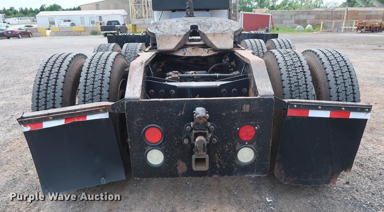 image for item DG4006 2011 Kenworth T800 semi truck