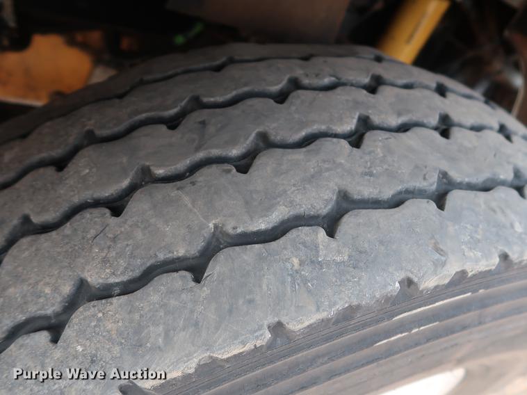 image for item DG4006 2011 Kenworth T800 semi truck