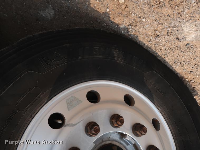 image for item DG4006 2011 Kenworth T800 semi truck