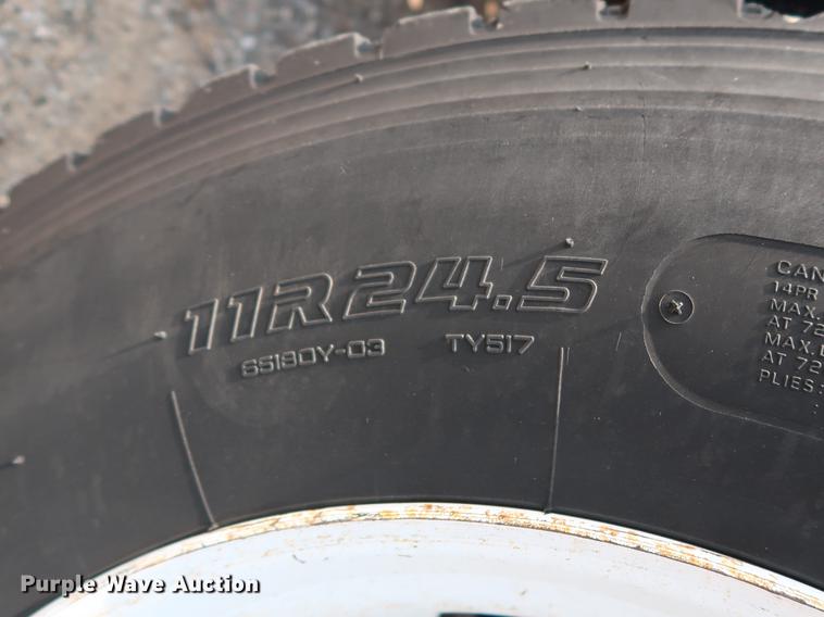 image for item DG4006 2011 Kenworth T800 semi truck