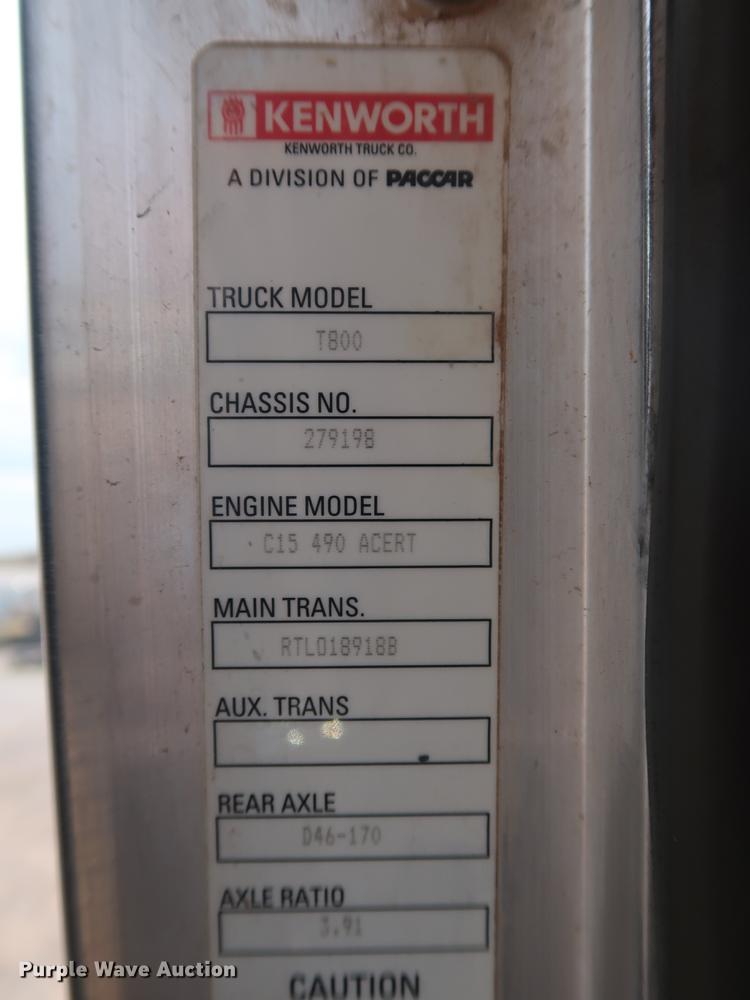 image for item DG4006 2011 Kenworth T800 semi truck