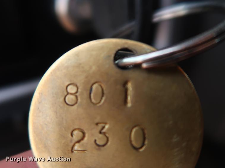 image for item DG4006 2011 Kenworth T800 semi truck