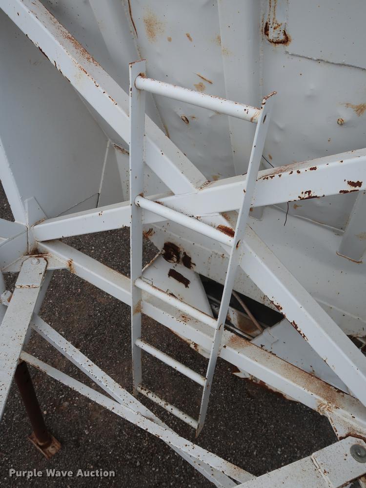 image for item DG4010 1988 CMC bottom dump trailer