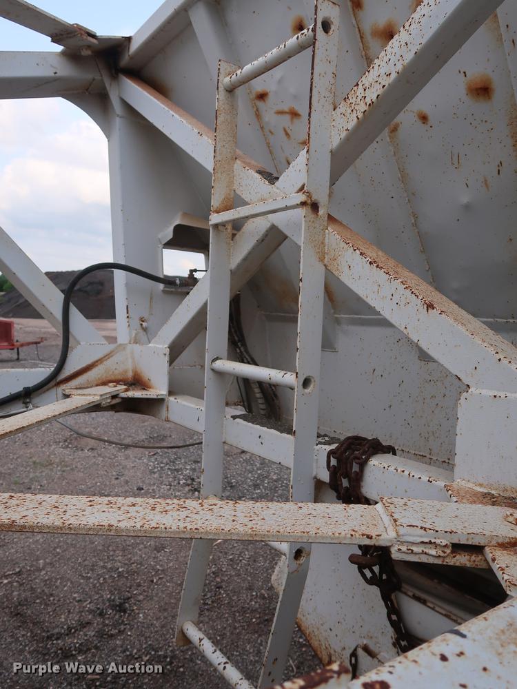 image for item DG4011 1988 CMC bottom dump trailer