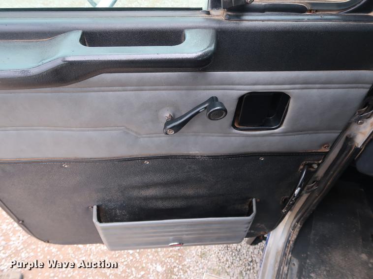 image for item DG4029 2001 Peterbilt 379 winch truck