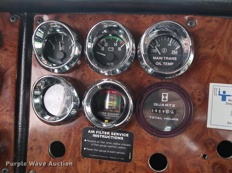 image for item DG4029 2001 Peterbilt 379 winch truck