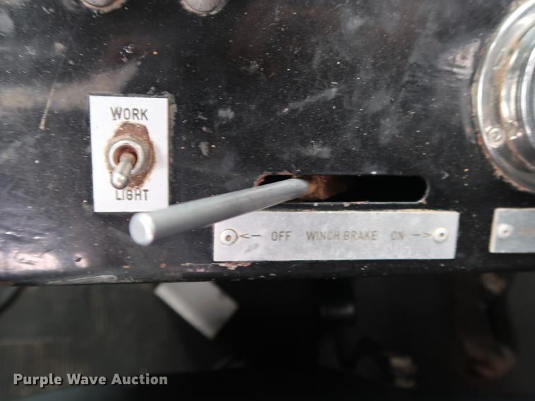 image for item DG4029 2001 Peterbilt 379 winch truck