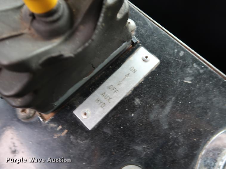 image for item DG4029 2001 Peterbilt 379 winch truck