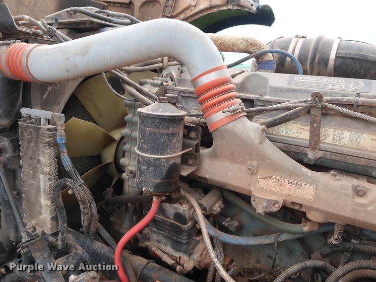 image for item DG4029 2001 Peterbilt 379 winch truck