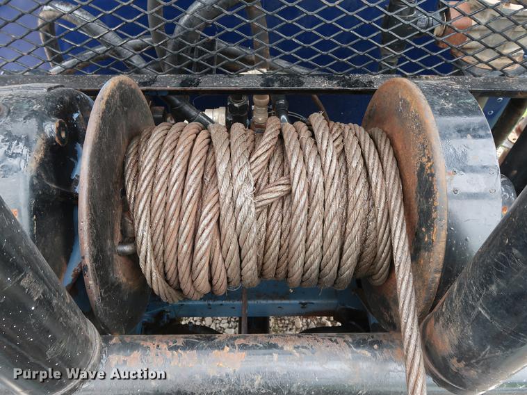 image for item DG4029 2001 Peterbilt 379 winch truck