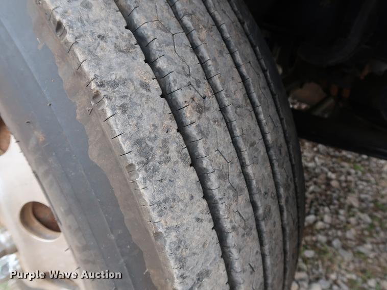 image for item DG4029 2001 Peterbilt 379 winch truck