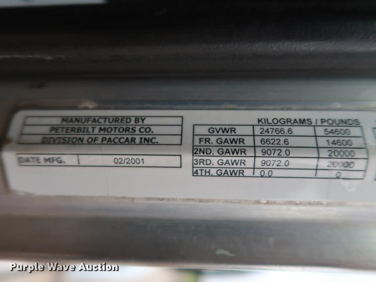 image for item DG4029 2001 Peterbilt 379 winch truck