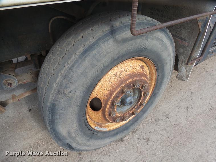 image for item DX9183 Capacity TJ4134D yard truck