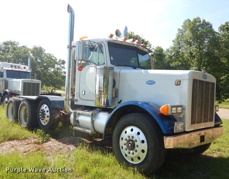 image for item ED9251 1995 Peterbilt 379 semi truck