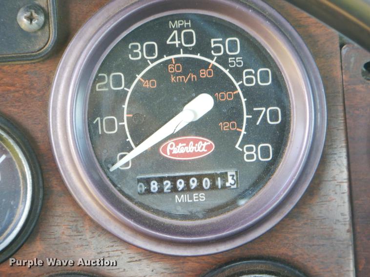 image for item ED9251 1995 Peterbilt 379 semi truck