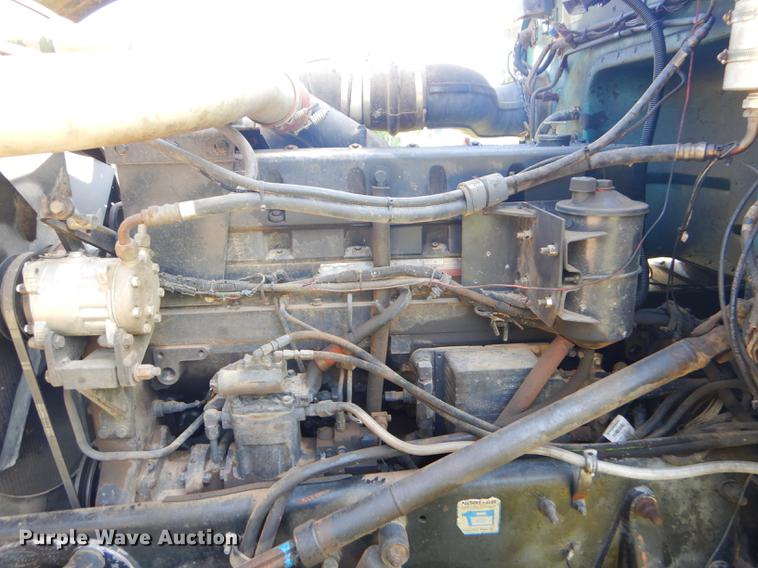 image for item ED9251 1995 Peterbilt 379 semi truck