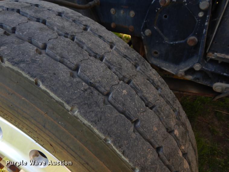 image for item ED9251 1995 Peterbilt 379 semi truck